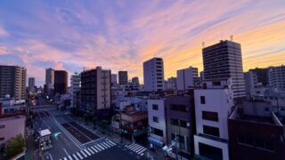 ビル街の朝焼け