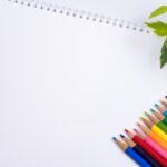 スケッチブックと色鉛筆