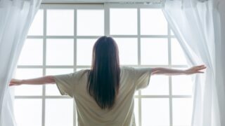 朝の窓際